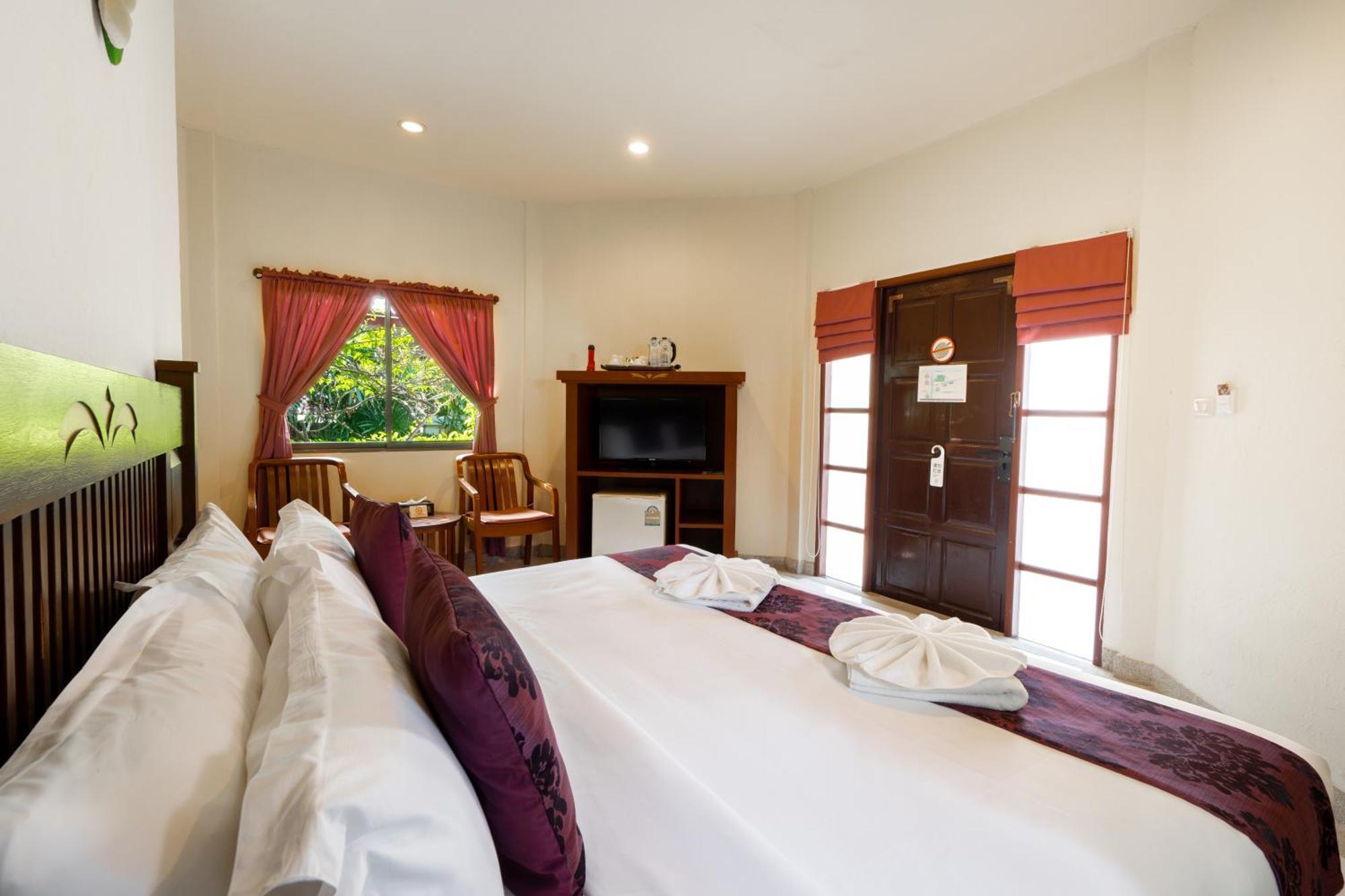 Phuket Leelavadee Hua Ting Resort Patong Exterior foto